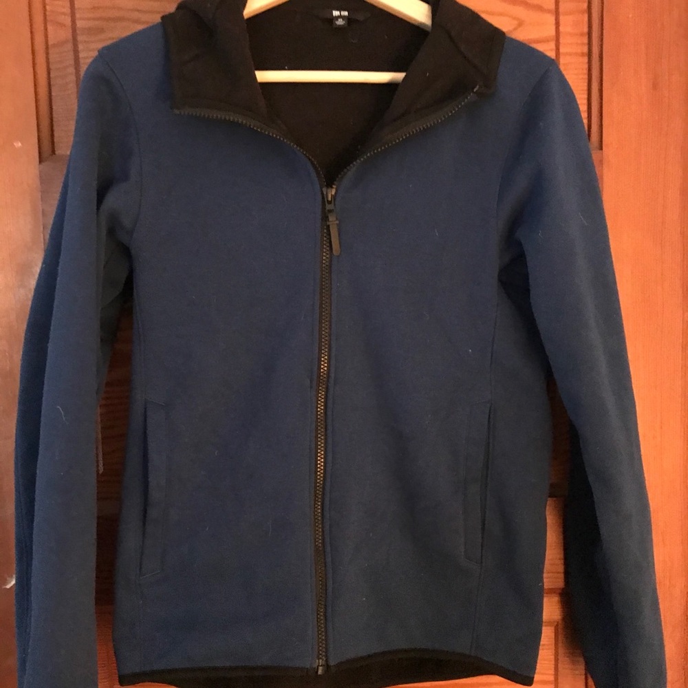 Uniqlo windproof fleece with hoodie size XS